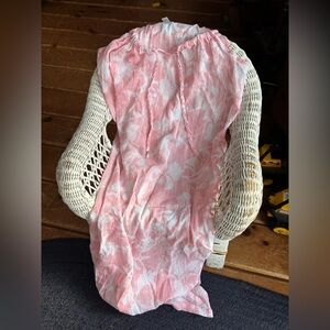 Beautiful light pink women’s nightgown size xs